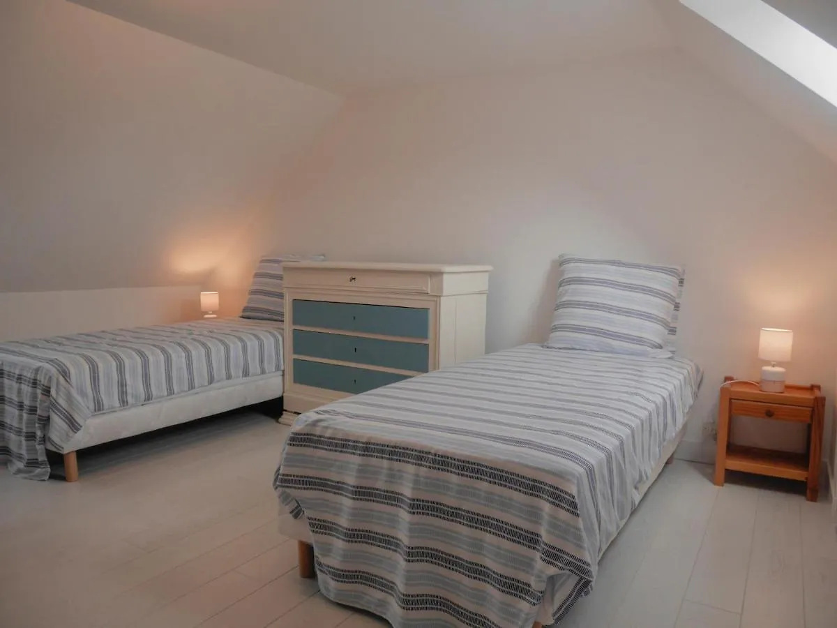 Holiday home Croix Rouge - Locmaria, 6 Pieces, 9 Personnes - Fr-1-418-199 Villa