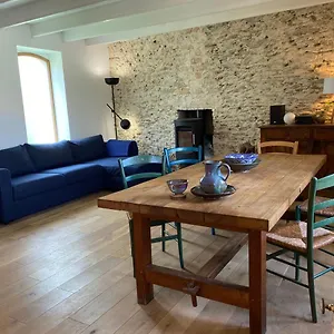  Hébergement de vacances Maison De Caractère Au Centre